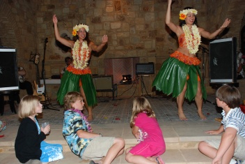 2009-05-23-ESCONDIDO LUAU KYLA VALE 21.jpg